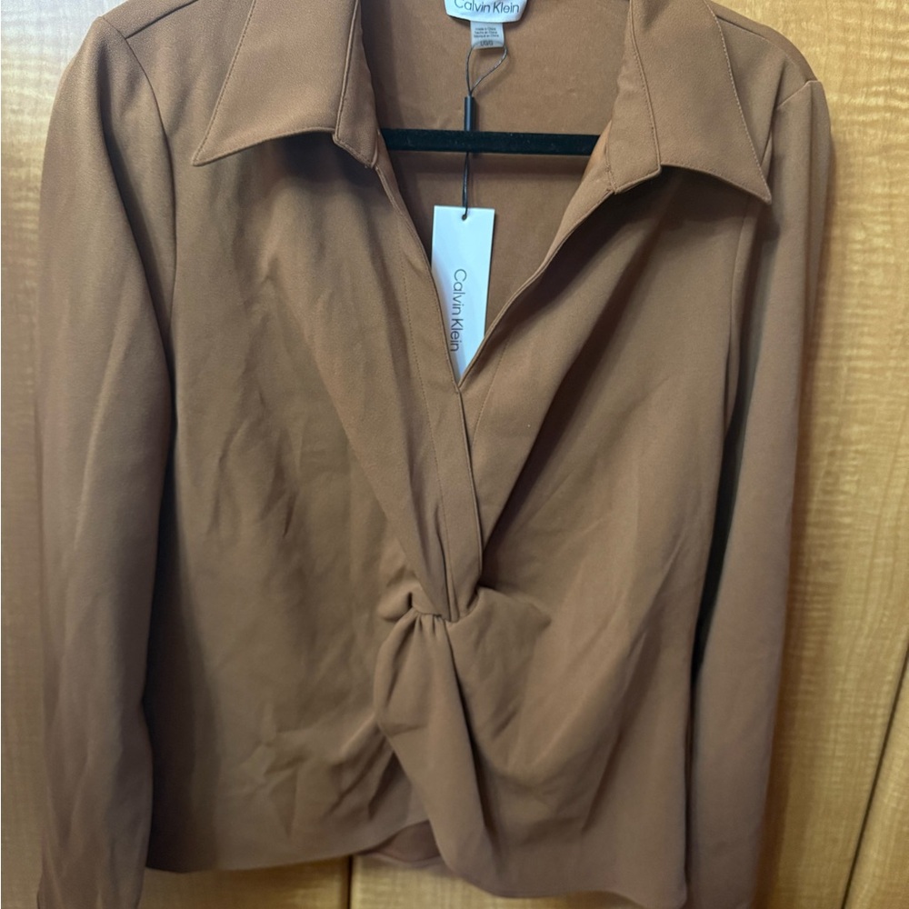 Calvin Klein Women's Twist Front Long Sleeve Collared Blouse